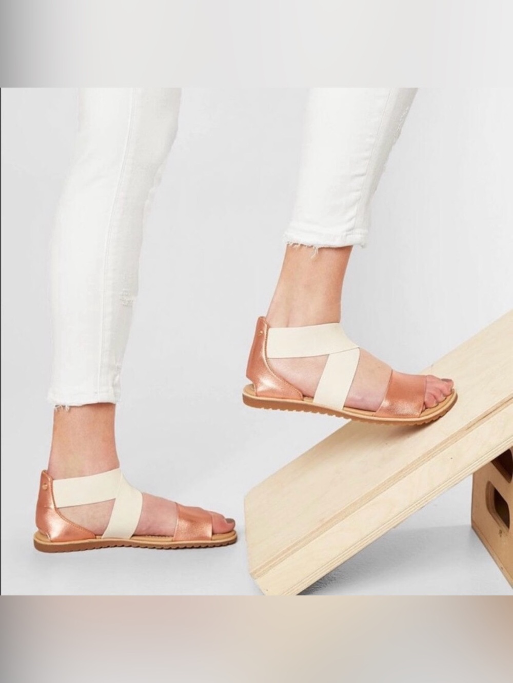 Sorel Ella II Rose Gold Elastic Sandals Women’s Size 11